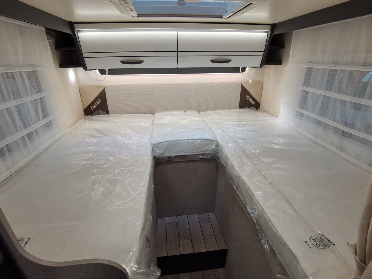 Semi-integrated motorhome Forster T 699 EB / -MODELL 2025-/ EINZELBETTEN & HUBBETT: picture 18