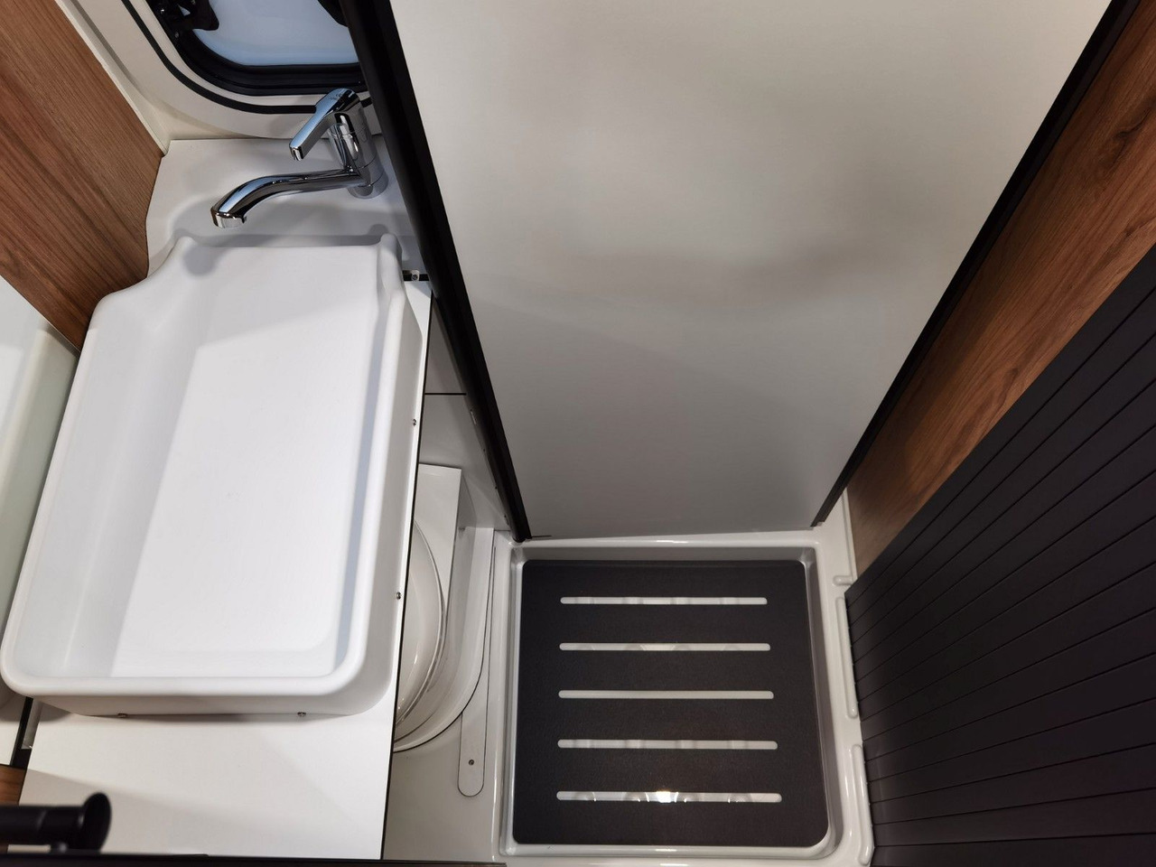 Leasing of  Karmann DEXTER 580 /- 2026 -/ SKY-ROOF & MULTIMEDIA Karmann DEXTER 580 /- 2026 -/ SKY-ROOF & MULTIMEDIA: picture 20