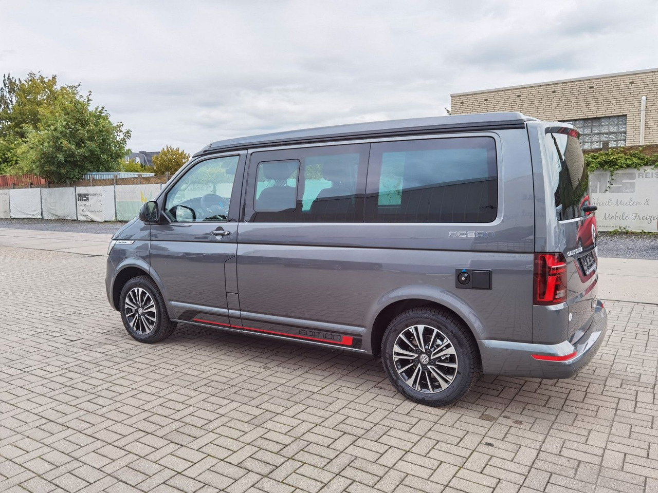 Volkswagen T6.1 CALIFORNIA OCEAN EDITION / DSG / NAVI / ACC - Camper van: picture 5 Volkswagen T6.1 CALIFORNIA OCEAN EDITION / DSG / NAVI / ACC - Camper van: picture 5