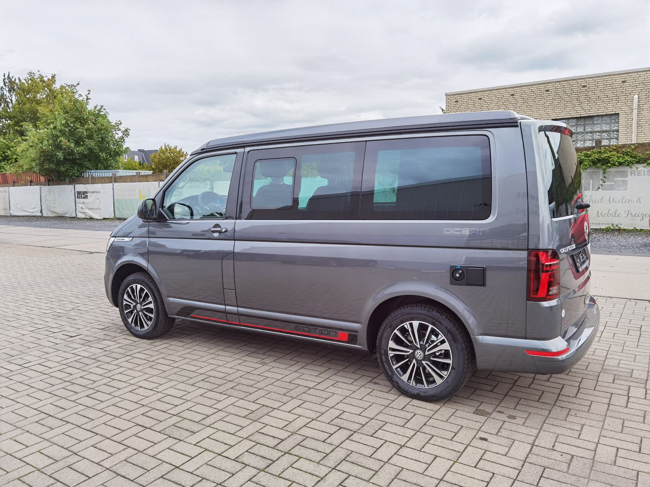 Volkswagen T6.1 CALIFORNIA OCEAN EDITION / DSG / NAVI / ACC - Camper van: picture 5 Volkswagen T6.1 CALIFORNIA OCEAN EDITION / DSG / NAVI / ACC - Camper van: picture 5