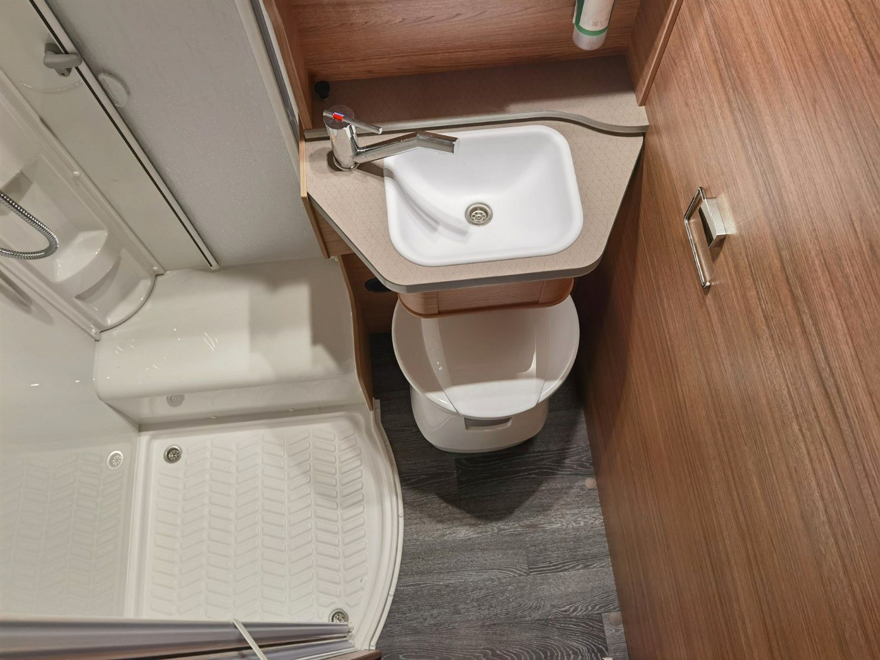 Semi-integrated motorhome Weinsberg CARASUITE 650 MEG/155-DSG/EINZELBETTEN & HUBBETT: picture 21