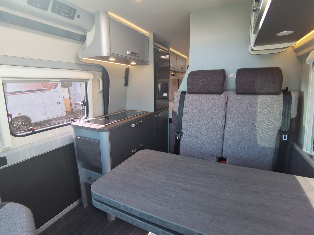 Leasing of  Weinsberg CARATOUR 600 MQ /165PS /FUNCTION & VOLTAGE PAKET Weinsberg CARATOUR 600 MQ /165PS /FUNCTION & VOLTAGE PAKET: picture 12