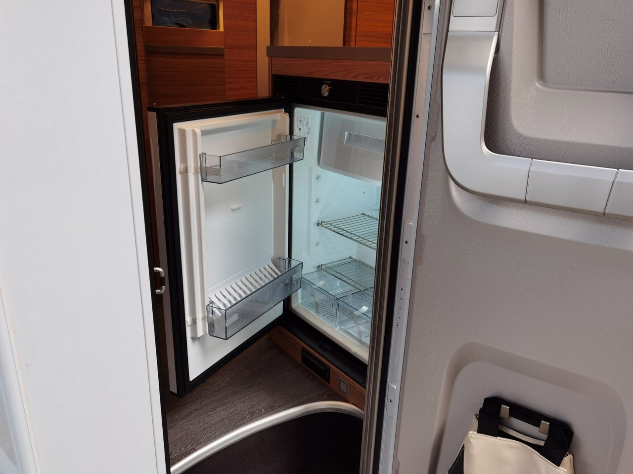 Semi-integrated motorhome Weinsberg X-CURSION CUV 500 LT PEPPER EDITION / 150PS-DSG: picture 18