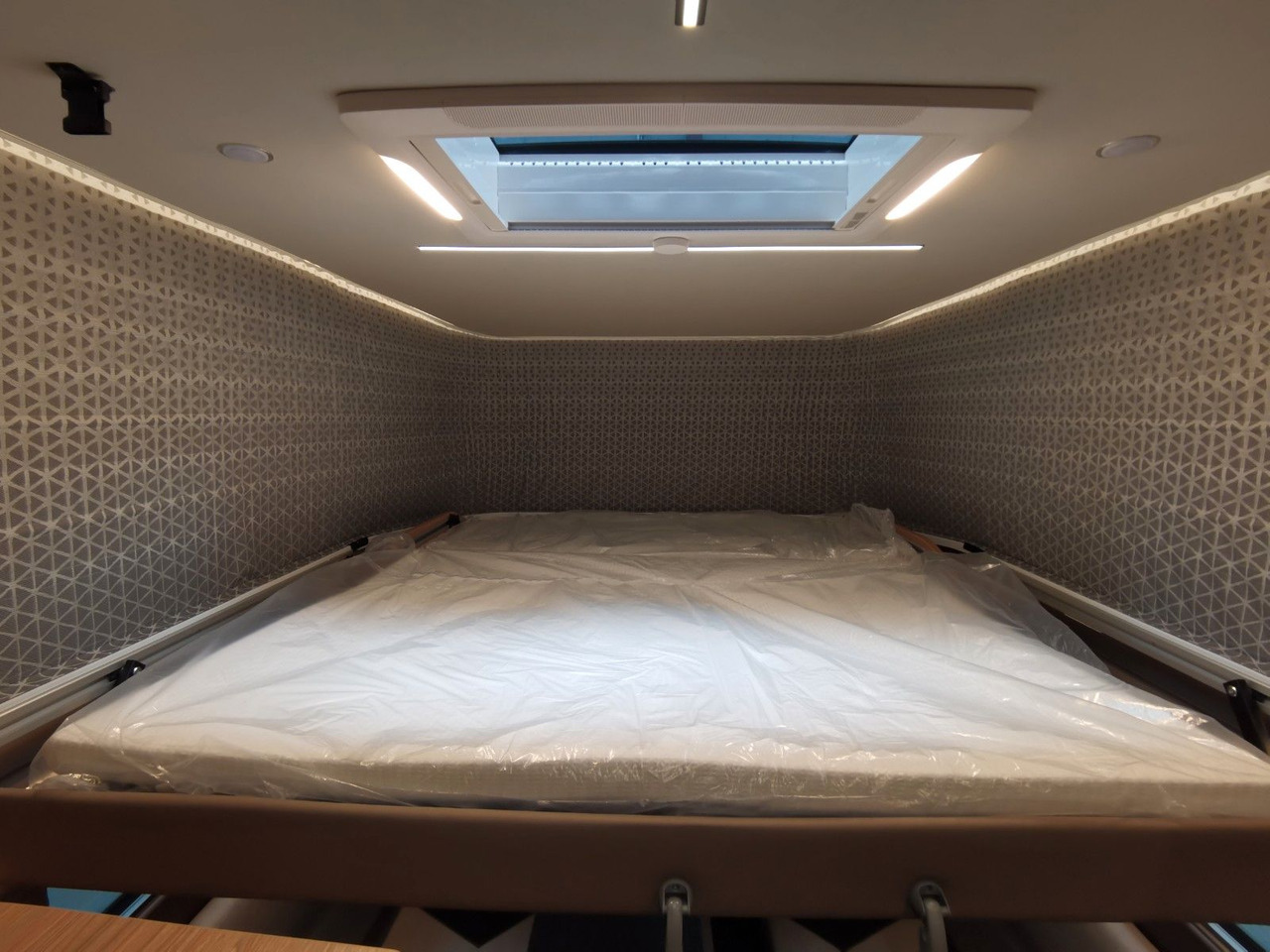 Semi-integrated motorhome Weinsberg X-CURSION CUV 500 LT PEPPER EDITION / 150PS-DSG: picture 17