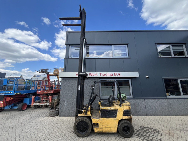Daewoo G25S-2 triplo550 freelift 3e functie LPG - LPG forklift: picture 3 Daewoo G25S-2 triplo550 freelift 3e functie LPG - LPG forklift: picture 3