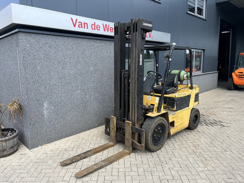 Daewoo G25S-2 triplo550 freelift 3e functie LPG - LPG forklift: picture 5 Daewoo G25S-2 triplo550 freelift 3e functie LPG - LPG forklift: picture 5