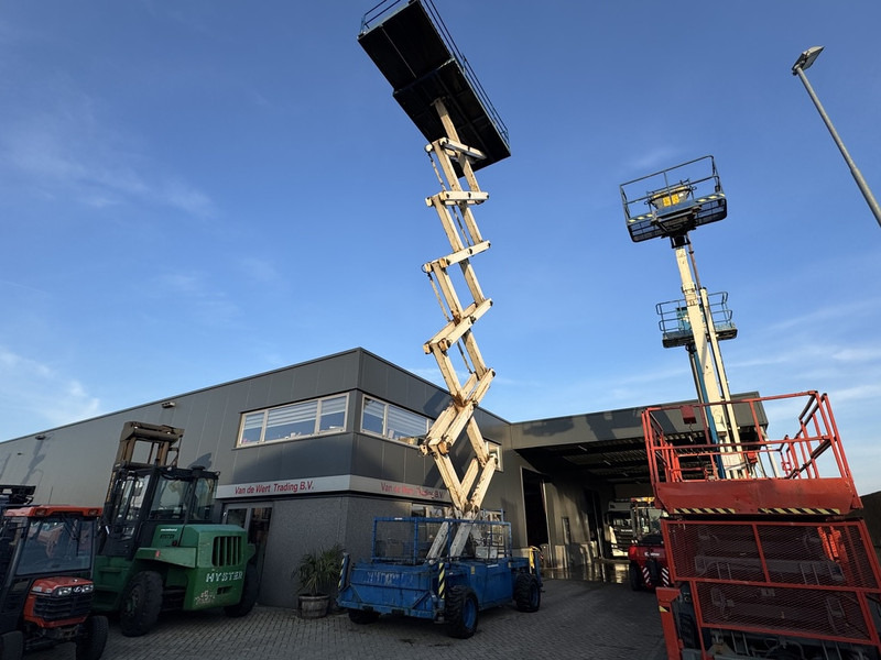 Holland lift Combistar B-195DL25 Schaarhoogwerker 22M Werkhoogte Hatz Diesel 4X4 2003 - Scissor lift: picture 5 Holland lift Combistar B-195DL25 Schaarhoogwerker 22M Werkhoogte Hatz Diesel 4X4 2003 - Scissor lift: picture 5