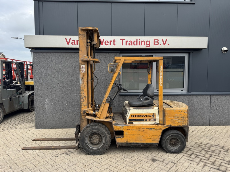 Komatsu FD25-8 Triplo 600 Freelift / 3e Functie Isuzu Diesel - Diesel forklift: picture 1 Komatsu FD25-8 Triplo 600 Freelift / 3e Functie Isuzu Diesel - Diesel forklift: picture 1