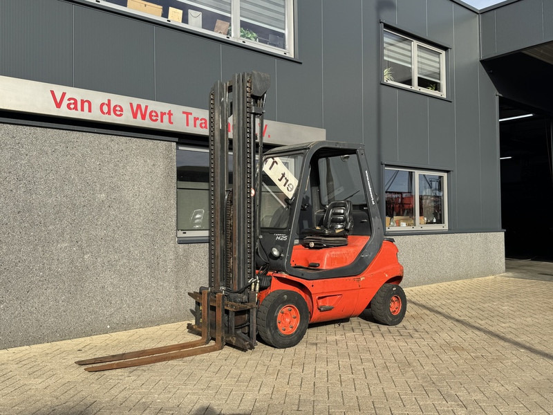 Linde H25D-02 Triplo 640 Freelift / Sideshift / 4e functie Diesel 1995 - Diesel forklift: picture 2 Linde H25D-02 Triplo 640 Freelift / Sideshift / 4e functie Diesel 1995 - Diesel forklift: picture 2