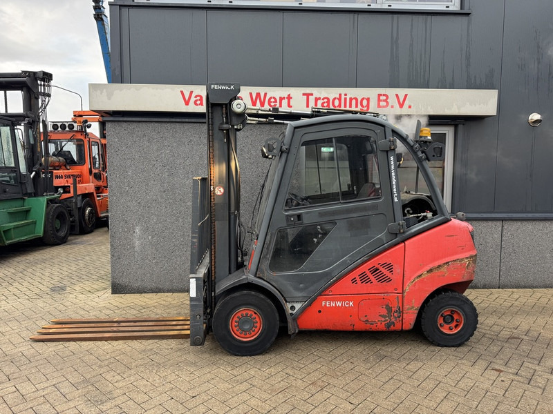 Linde H30T-01 Duplo 365 Sideshift / Vorkversteller LPG 2012 - LPG forklift: picture 1 Linde H30T-01 Duplo 365 Sideshift / Vorkversteller LPG 2012 - LPG forklift: picture 1