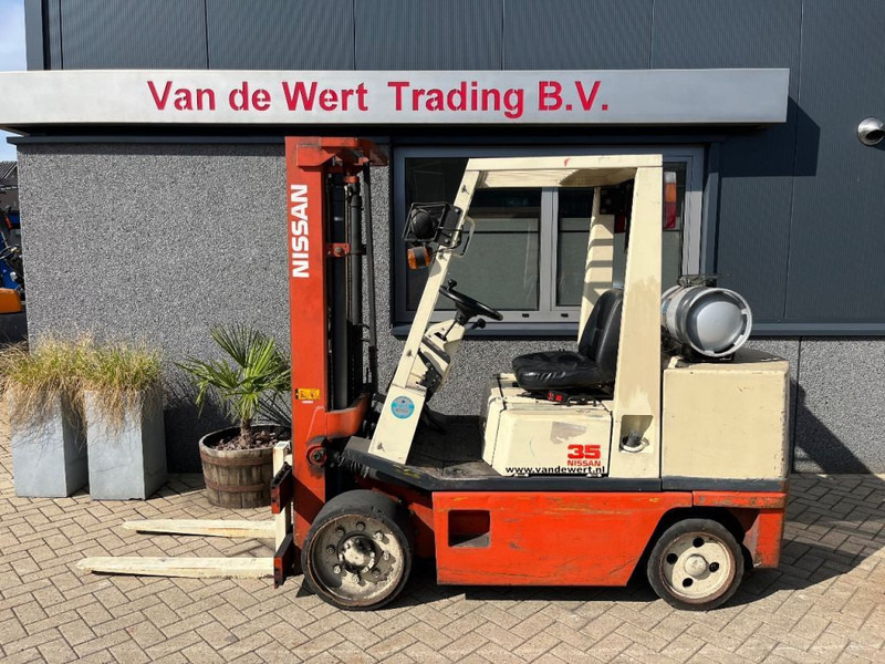 Nissan FG35U heftruck dulpo310 freelift 3e functie LPG COMPACT - LPG forklift: picture 1 Nissan FG35U heftruck dulpo310 freelift 3e functie LPG COMPACT - LPG forklift: picture 1