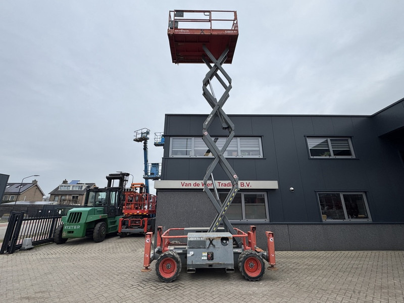 Scissor lift Skyjack SJ 6826RT Schaarhoogwerker / Scissor / Arbeitsbuhne 2015 4X4 Kubota Diesel 10M Werkhoogte: picture 6 Scissor lift Skyjack SJ 6826RT Schaarhoogwerker / Scissor / Arbeitsbuhne 2015 4X4 Kubota Diesel 10M Werkhoogte: picture 6