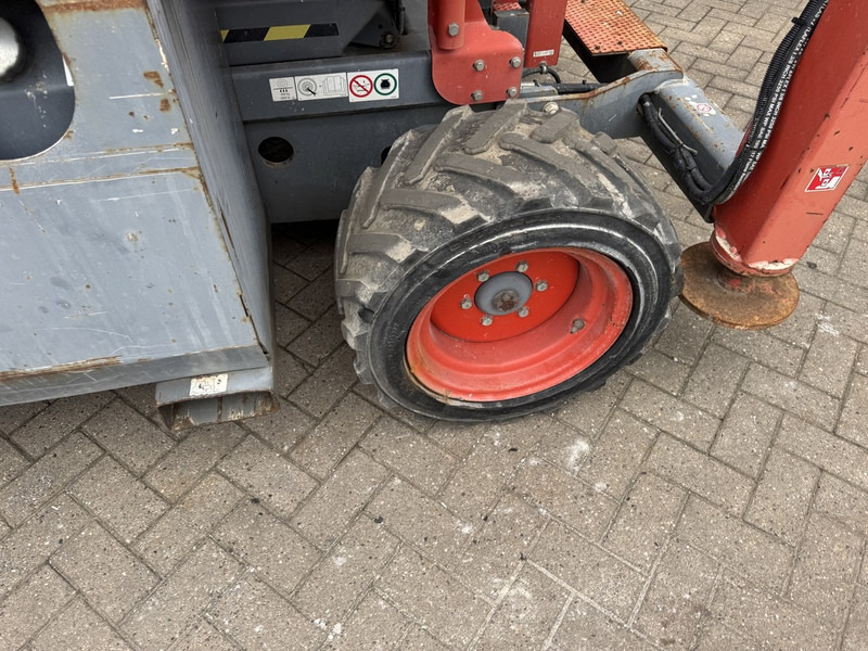 Scissor lift Skyjack SJ 6826RT Schaarhoogwerker / Scissor / Arbeitsbuhne 2015 4X4 Kubota Diesel 10M Werkhoogte: picture 9 Scissor lift Skyjack SJ 6826RT Schaarhoogwerker / Scissor / Arbeitsbuhne 2015 4X4 Kubota Diesel 10M Werkhoogte: picture 9