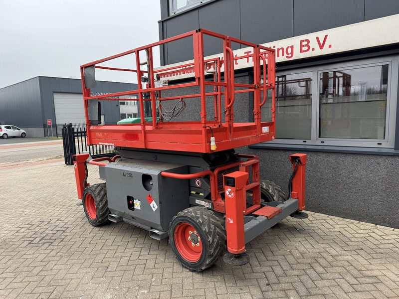 Skyjack SJ 6832RT Schaarhoogwerker / Scissor / Arbeitsbuhne 2016 4X4 Kubota Diesel 12M Werkhoogte - Scissor lift: picture 4 Skyjack SJ 6832RT Schaarhoogwerker / Scissor / Arbeitsbuhne 2016 4X4 Kubota Diesel 12M Werkhoogte - Scissor lift: picture 4