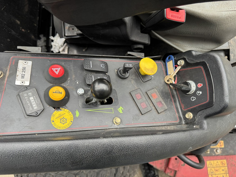 Garden mower Toro Groundmaster 7210 Cirkelmaaier / Parkmaaier / Grasmaaier 183CM Breedte Kubota Diesel 2019: picture 9 Garden mower Toro Groundmaster 7210 Cirkelmaaier / Parkmaaier / Grasmaaier 183CM Breedte Kubota Diesel 2019: picture 9