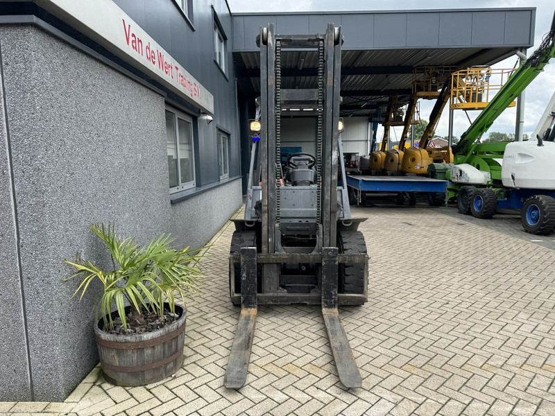Toyota 02-6 FD 40 - Diesel forklift: picture 5 Toyota 02-6 FD 40 - Diesel forklift: picture 5