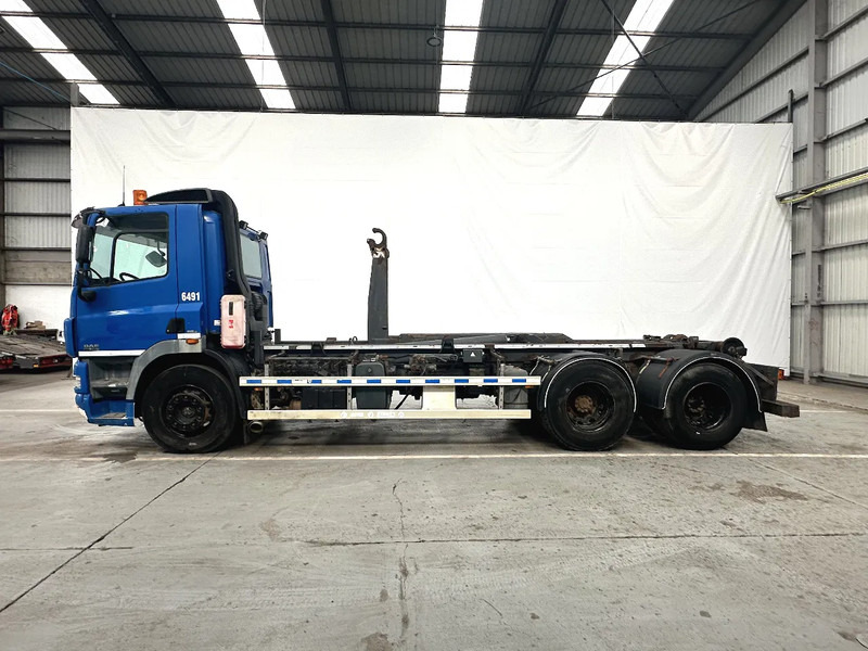 DAF CF 85 360 - 10 roues / 10 reifen - Hook lift truck: picture 2 DAF CF 85 360 - 10 roues / 10 reifen - Hook lift truck: picture 2