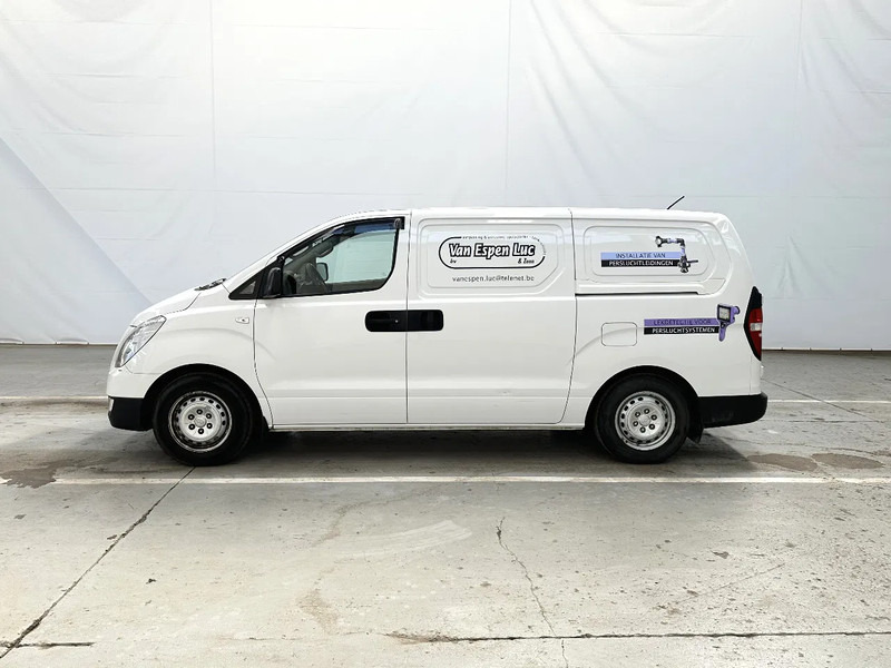 Hyundai H-1 AIRCO / EXCELLENT CONDITION / 2 SCHUIFDEUREN - 2 portes Coulissante - Small van: picture 2 Hyundai H-1 AIRCO / EXCELLENT CONDITION / 2 SCHUIFDEUREN - 2 portes Coulissante - Small van: picture 2