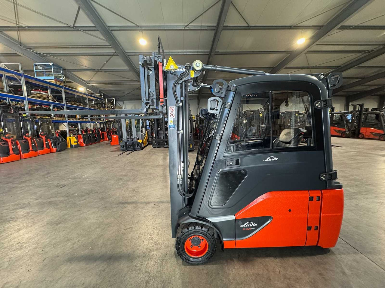 02/2018 SERVICE+UVV 10/2026 LINDE E20L TRIPLEX 3RD+4TH VALVE FORK ADJUSTER ELECTRIC FORKLIFT 7,282 HOURS - Forklift: picture 3 02/2018 SERVICE+UVV 10/2026 LINDE E20L TRIPLEX 3RD+4TH VALVE FORK ADJUSTER ELECTRIC FORKLIFT 7,282 HOURS - Forklift: picture 3