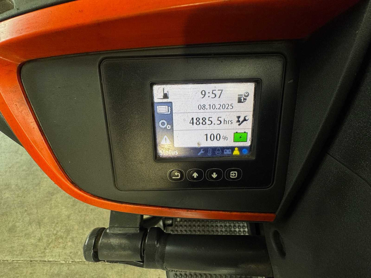 Forklift 09/2017 SERVICE + UVV 03/2026 LINDE L14AP EVO 1.400KG PALLET TRUCK ANT 4.885 HOURS SCALE: picture 10 Forklift 09/2017 SERVICE + UVV 03/2026 LINDE L14AP EVO 1.400KG PALLET TRUCK ANT 4.885 HOURS SCALE: picture 10