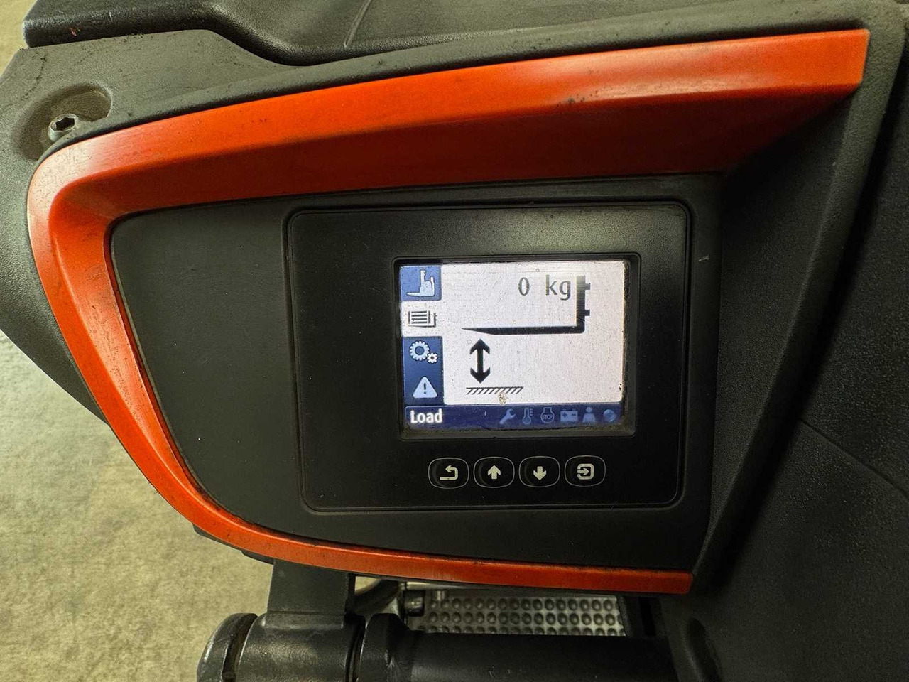 Forklift 09/2017 SERVICE + UVV 03/2026 LINDE L14AP EVO 1.400KG PALLET TRUCK ANT 4.885 HOURS SCALE: picture 11 Forklift 09/2017 SERVICE + UVV 03/2026 LINDE L14AP EVO 1.400KG PALLET TRUCK ANT 4.885 HOURS SCALE: picture 11