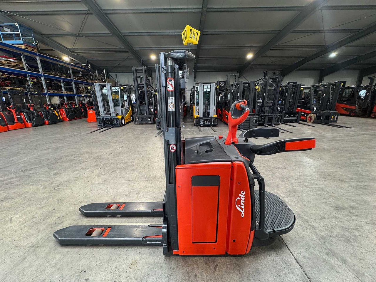 09/2017 SERVICE + UVV 03/2026 LINDE L14AP EVO 1.400KG PALLET TRUCK ANT 4.885 HOURS SCALE - Forklift: picture 1 09/2017 SERVICE + UVV 03/2026 LINDE L14AP EVO 1.400KG PALLET TRUCK ANT 4.885 HOURS SCALE - Forklift: picture 1