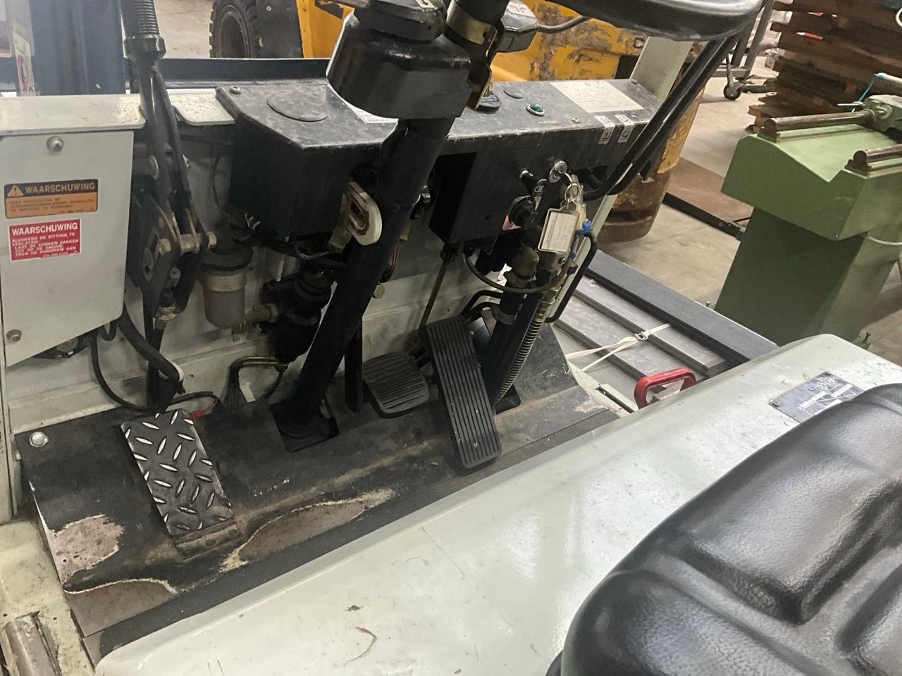 Forklift 1991 KOMATSU FB13M-2 FORKLIFT: picture 8