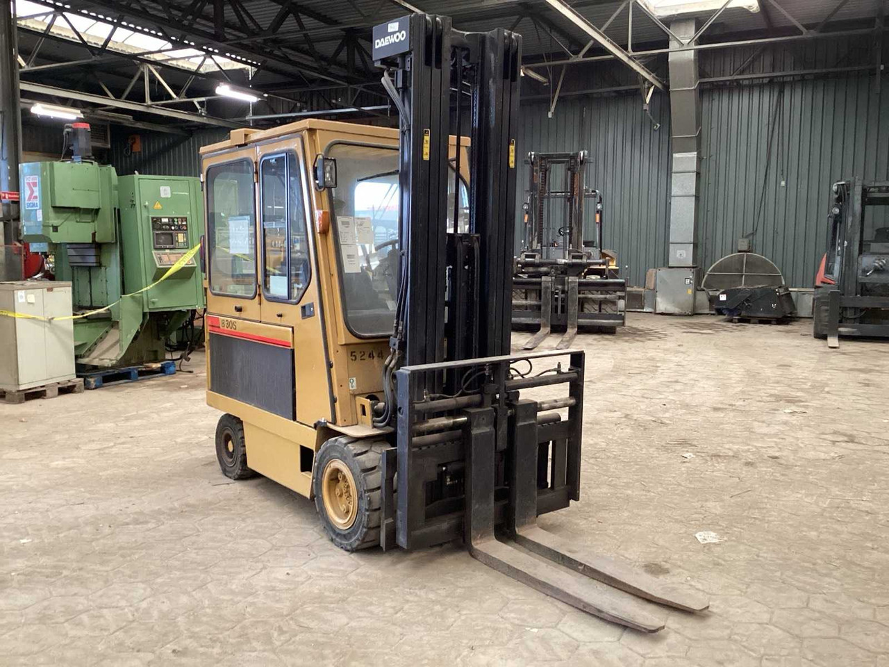 1996 DAEWOO B 30 S FORKLIFT - Forklift: picture 2 1996 DAEWOO B 30 S FORKLIFT - Forklift: picture 2