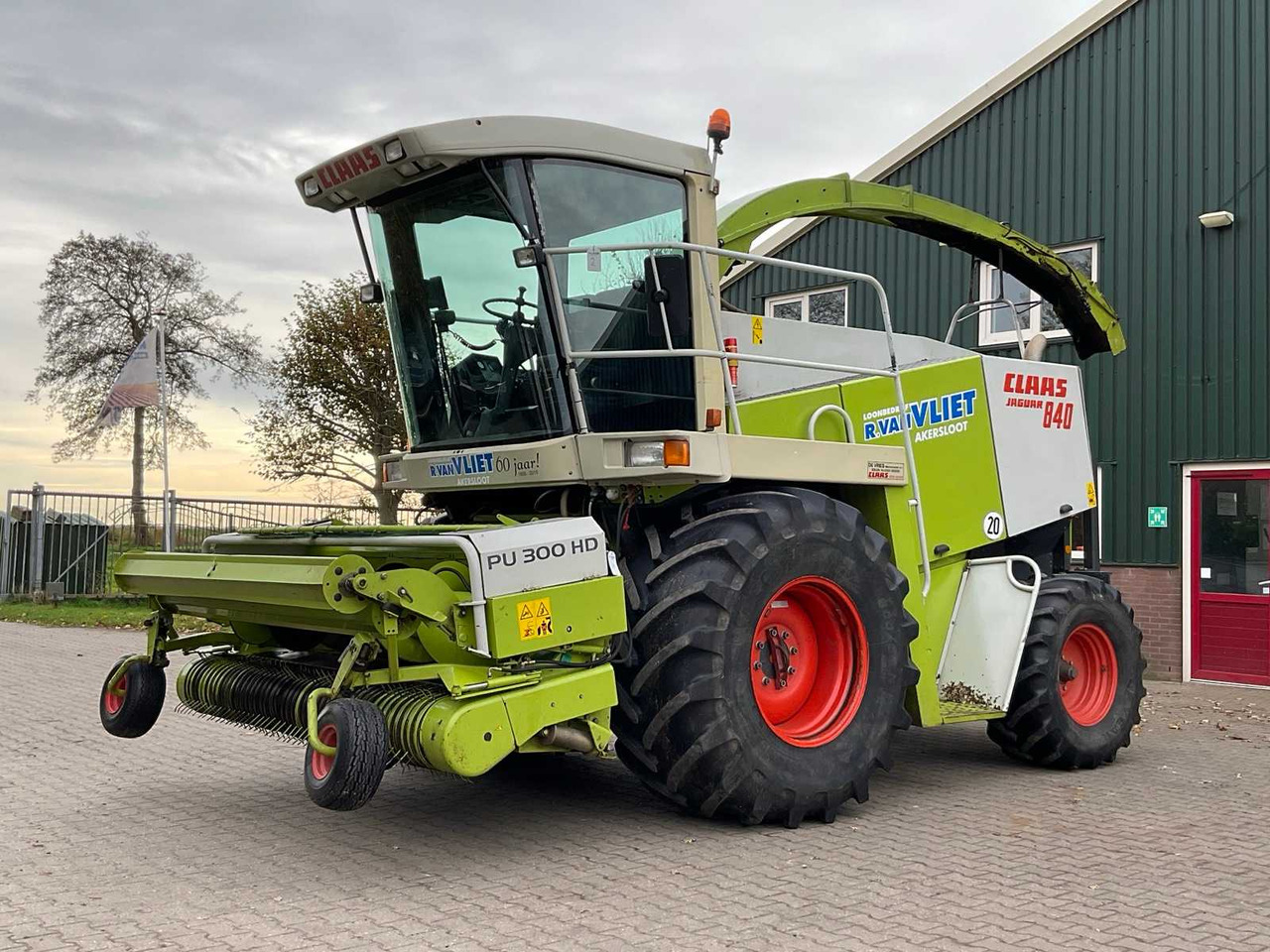 1999 CLAAS JAGUAR 840 FORAGE HARVESTER - Forage harvester: picture 1 1999 CLAAS JAGUAR 840 FORAGE HARVESTER - Forage harvester: picture 1