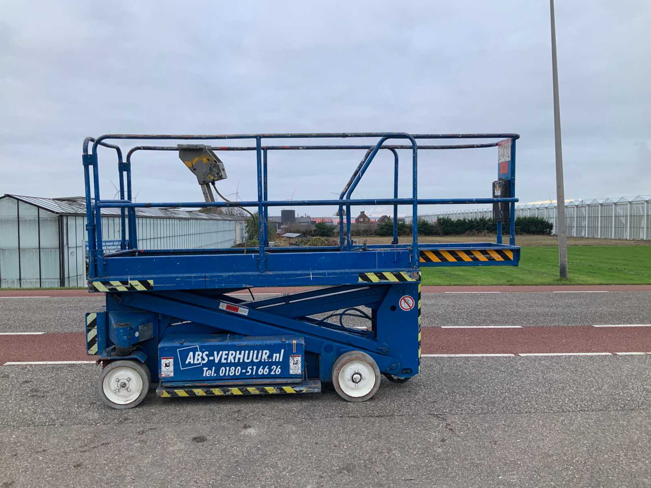 1999 UPRIGHT SL20 AERIAL PLATFORM - Aerial platform: picture 1 1999 UPRIGHT SL20 AERIAL PLATFORM - Aerial platform: picture 1