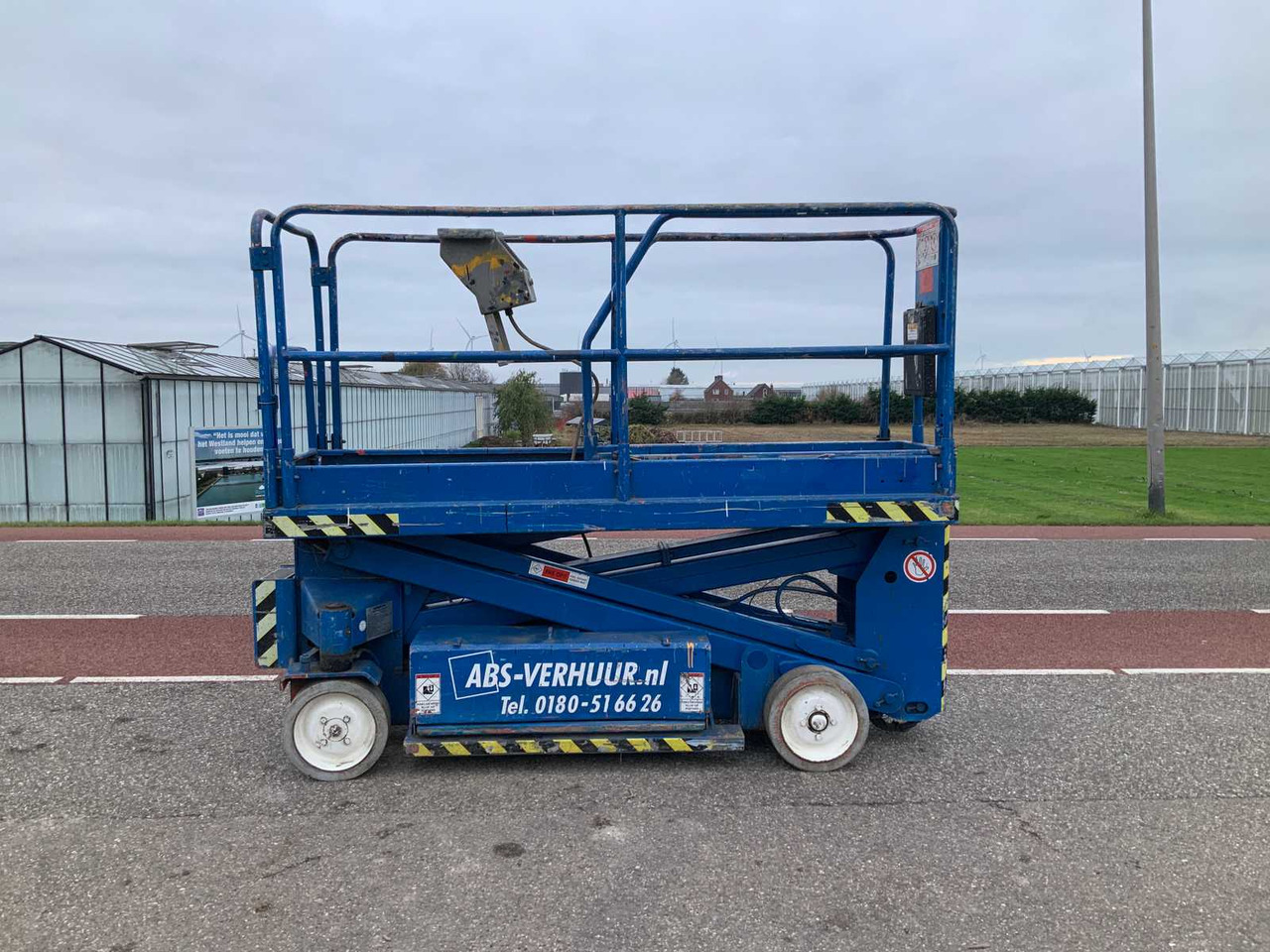 1999 UPRIGHT SL20 AERIAL PLATFORM - Aerial platform: picture 2 1999 UPRIGHT SL20 AERIAL PLATFORM - Aerial platform: picture 2