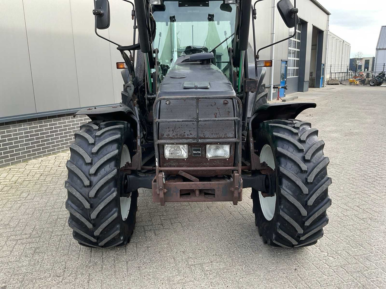 1999 VALTRA 6400 ALL-WHEEL DRIVE AGRICULTURAL TRACTOR - Farm tractor: picture 4 1999 VALTRA 6400 ALL-WHEEL DRIVE AGRICULTURAL TRACTOR - Farm tractor: picture 4