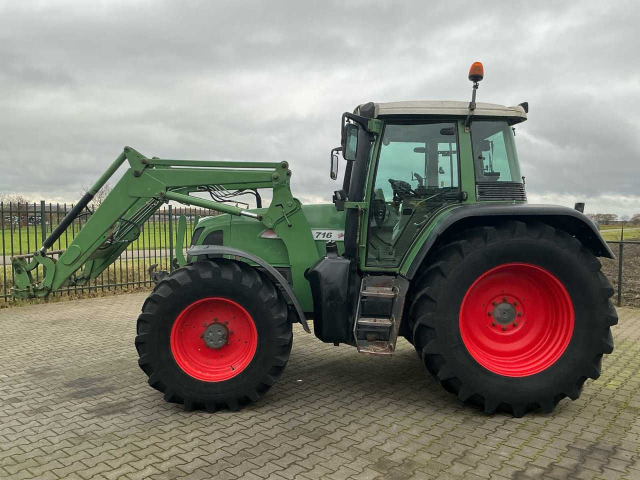 2001 FENDT 716 VARIO ALL-WHEEL DRIVE FARM TRACTOR - Farm tractor: picture 5 2001 FENDT 716 VARIO ALL-WHEEL DRIVE FARM TRACTOR - Farm tractor: picture 5
