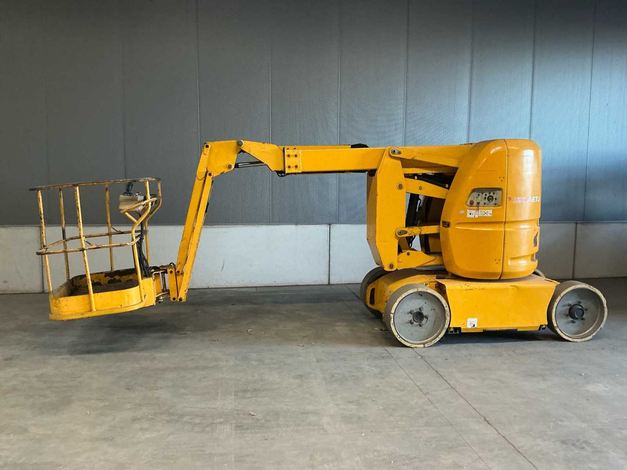 2005 MANITOU 120 AETJ AERIAL PLATFORM - Aerial platform: picture 1 2005 MANITOU 120 AETJ AERIAL PLATFORM - Aerial platform: picture 1