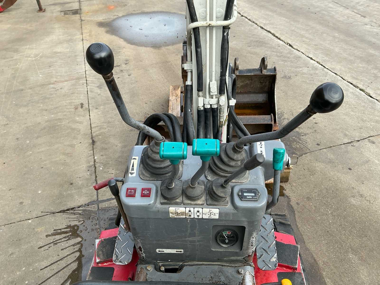 Mini excavator 2005 TAKEUCHI TB108 MINI EXCAVATOR: picture 10 Mini excavator 2005 TAKEUCHI TB108 MINI EXCAVATOR: picture 10