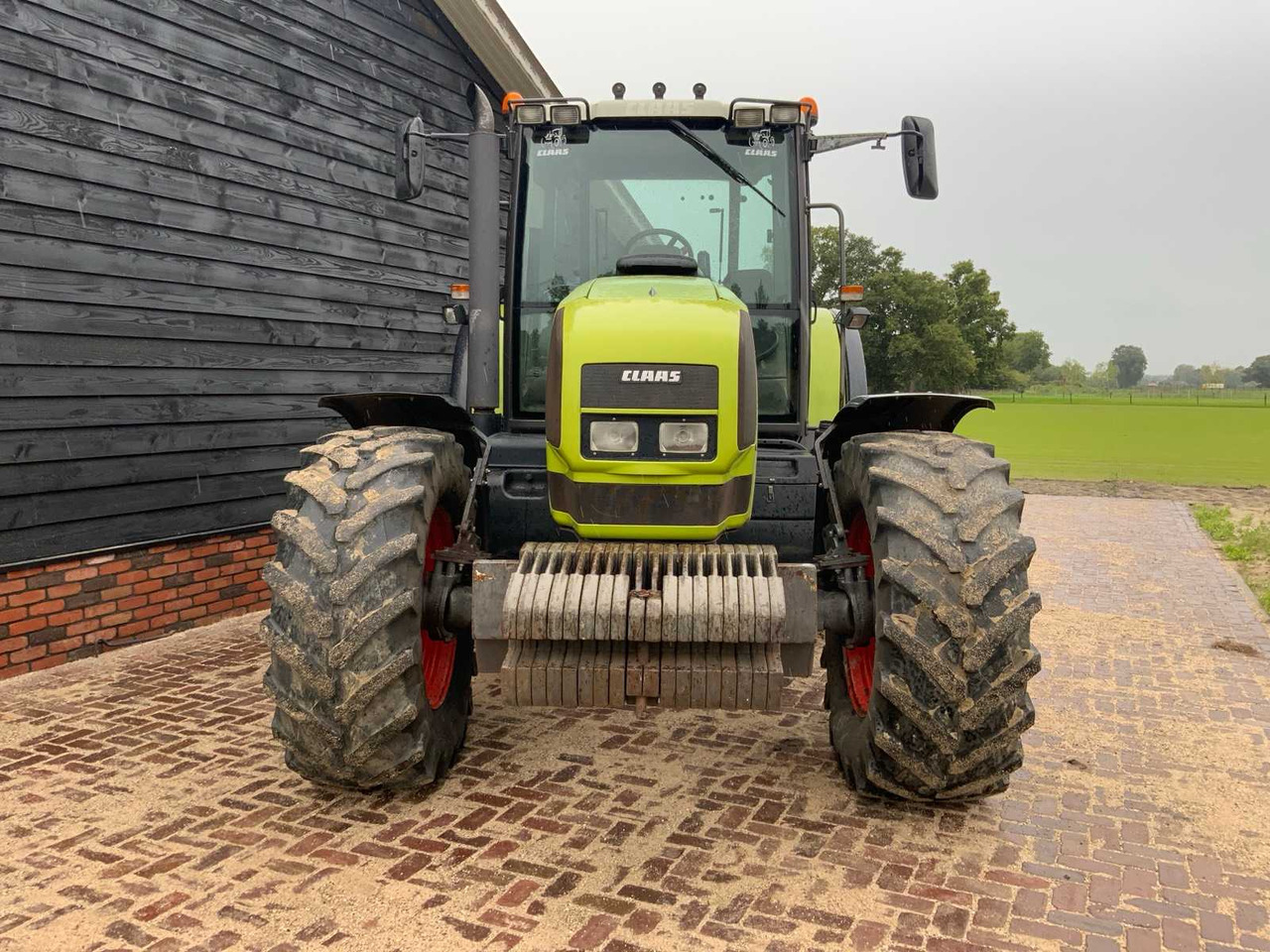 2006 CLAAS ARES 826 RZ ALL-WHEEL DRIVE FARM TRACTOR - Farm tractor: picture 2 2006 CLAAS ARES 826 RZ ALL-WHEEL DRIVE FARM TRACTOR - Farm tractor: picture 2