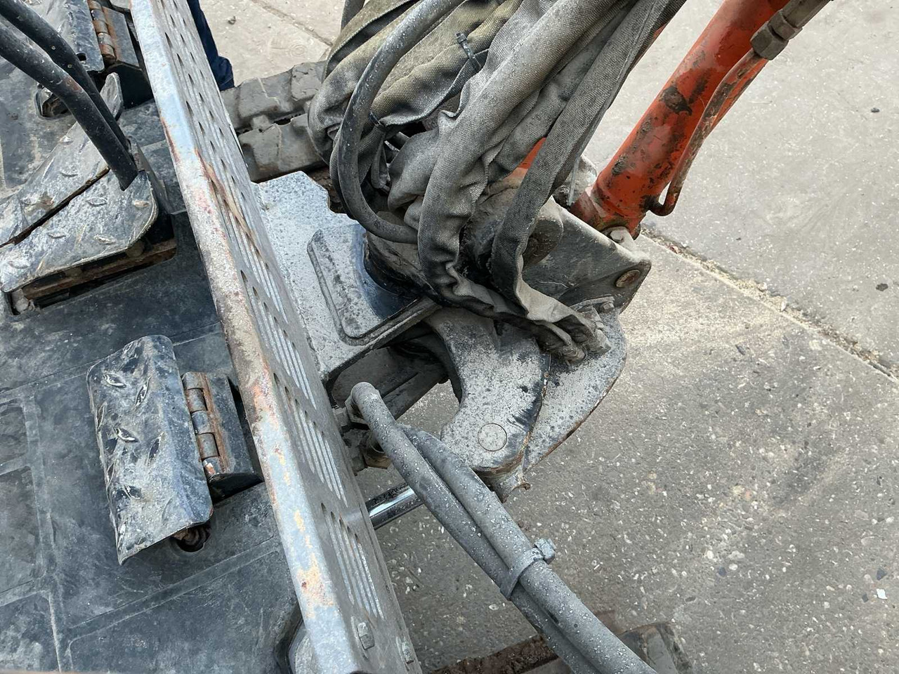 Excavator 2006 HITACHI ZX18 CRAWLER EXCAVATOR: picture 25