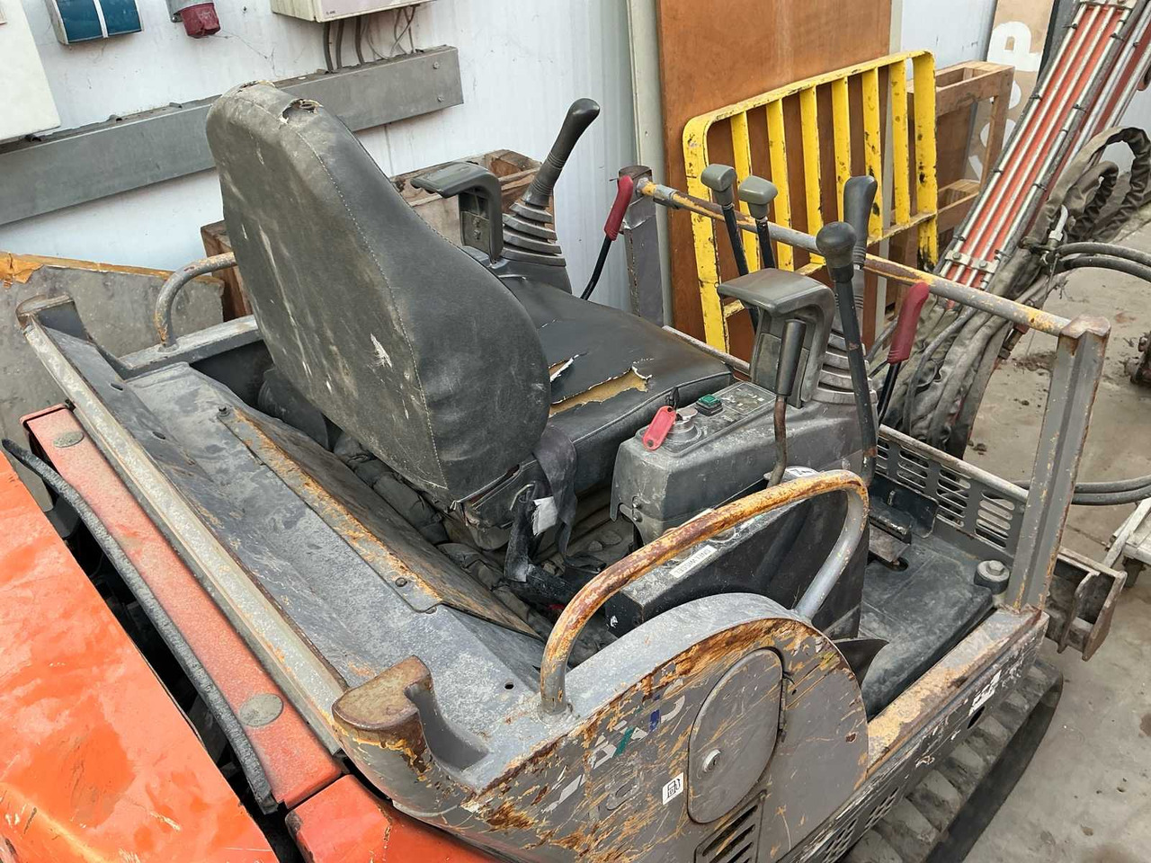 Excavator 2006 HITACHI ZX18 CRAWLER EXCAVATOR: picture 28