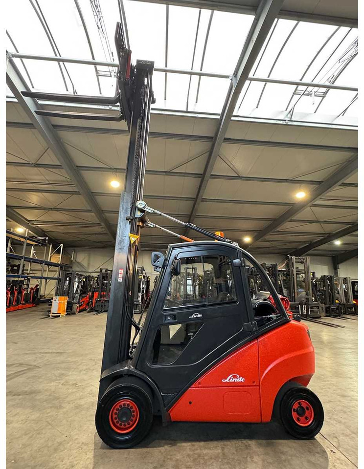 2006 LINDE H30T 3.000KG 3.+4. - Forklift: picture 5 2006 LINDE H30T 3.000KG 3.+4. - Forklift: picture 5