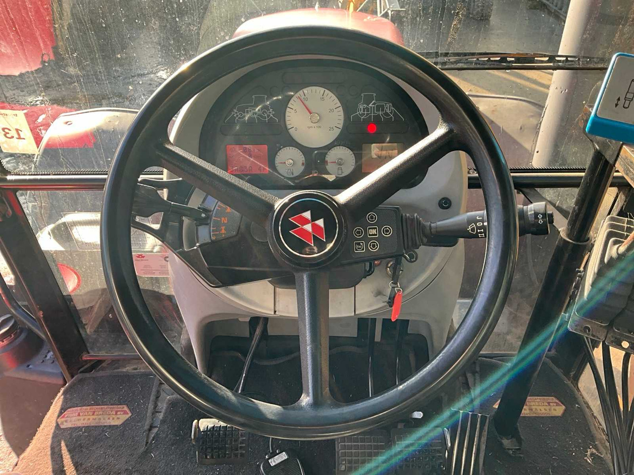 Farm tractor 2007 MASSEY FERGUSON 6480 FOUR WHEEL DRIVE FARM TRACTOR: picture 17