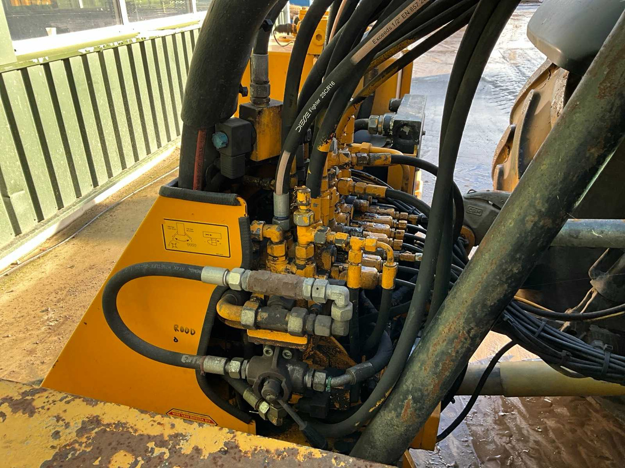 Farm tractor 2007 MASSEY FERGUSON 6480 FOUR WHEEL DRIVE FARM TRACTOR: picture 11