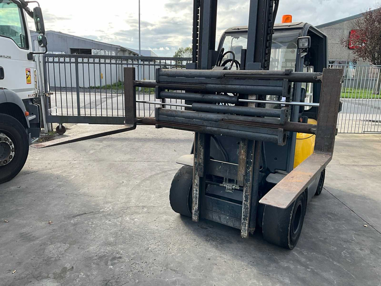 2007 OM XD30 FORKLIFT - Forklift: picture 3 2007 OM XD30 FORKLIFT - Forklift: picture 3
