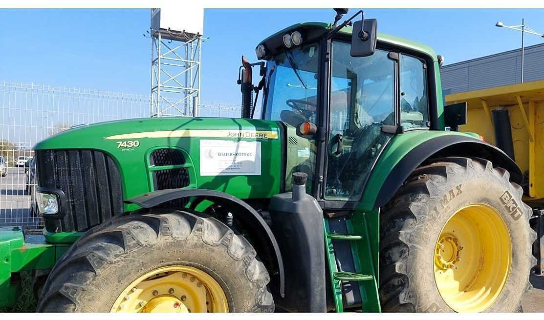 2009 -JOHN DEERE - 7430 MW2 CD44 - 4-WHEEL DRIVE TRACTOR - Farm tractor: picture 4 2009 -JOHN DEERE - 7430 MW2 CD44 - 4-WHEEL DRIVE TRACTOR - Farm tractor: picture 4