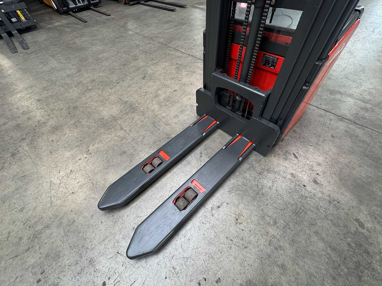 2014 SERVICE +UVV 09/2026 LINDE L14 1.400KG TRIPLEX 470CM PALLET TRUCK ANT 1.982 HOURS - Forklift: picture 5 2014 SERVICE +UVV 09/2026 LINDE L14 1.400KG TRIPLEX 470CM PALLET TRUCK ANT 1.982 HOURS - Forklift: picture 5