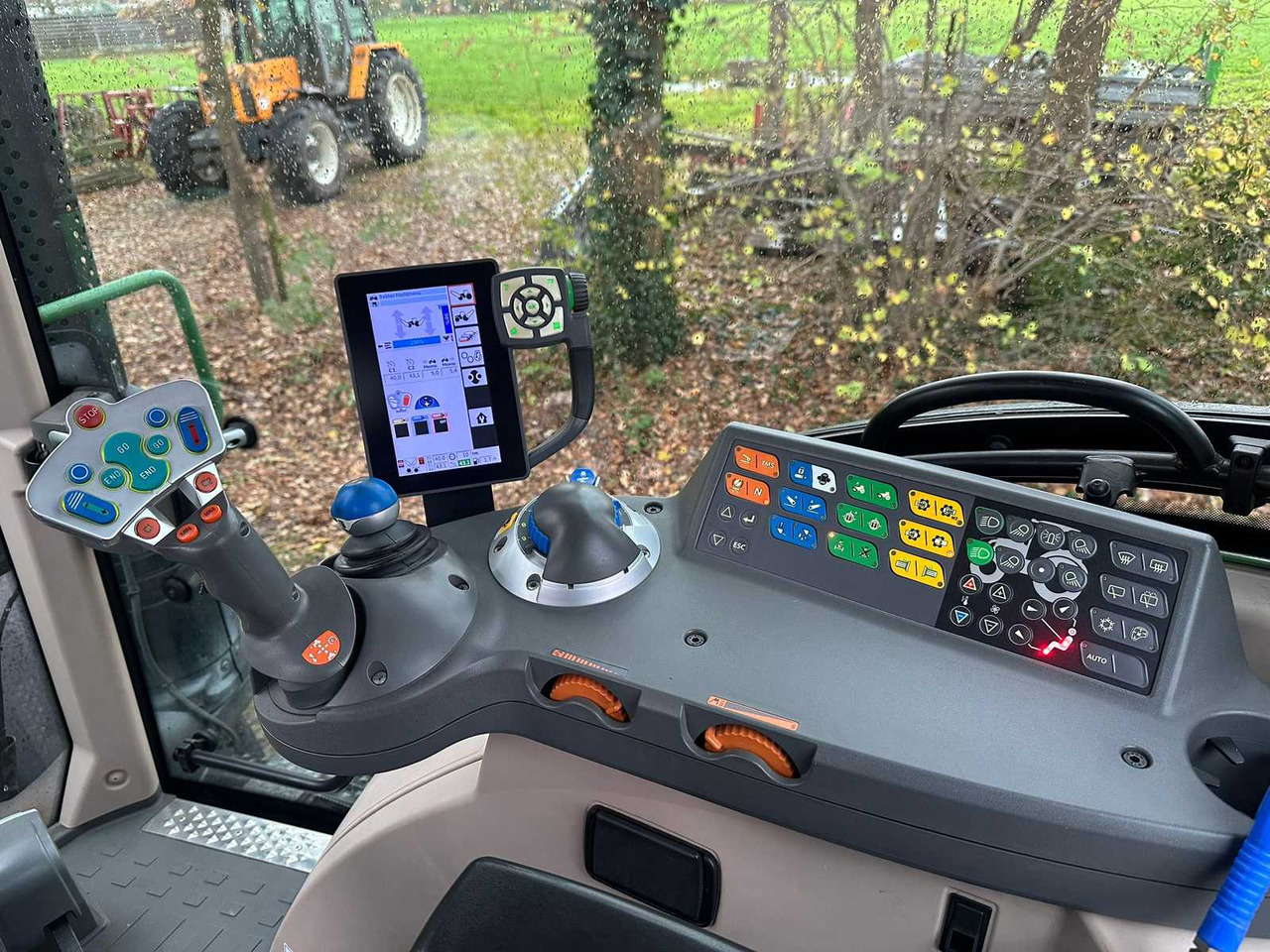 2015 FENDT 312 VARIO S4 ALL-WHEEL DRIVE FARM TRACTOR - Farm tractor: picture 5 2015 FENDT 312 VARIO S4 ALL-WHEEL DRIVE FARM TRACTOR - Farm tractor: picture 5