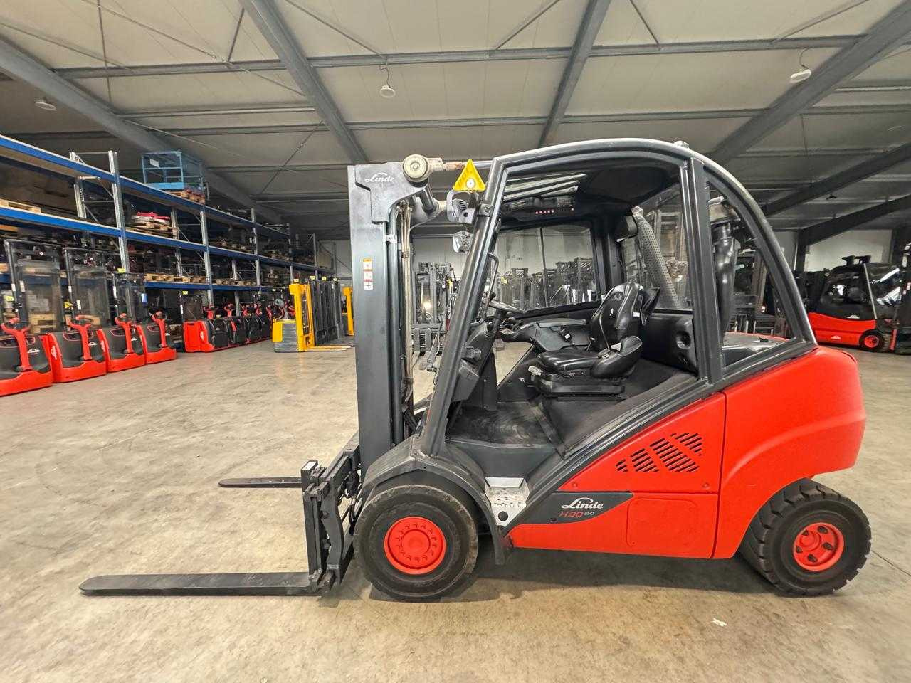2016 SERVICE + UVV 10/2026 LINDE H30D 3RD+4TH VALVE FORK ADJUSTER TRIPLEX 465CM DIESEL FORKLIFT - Forklift: picture 2 2016 SERVICE + UVV 10/2026 LINDE H30D 3RD+4TH VALVE FORK ADJUSTER TRIPLEX 465CM DIESEL FORKLIFT - Forklift: picture 2