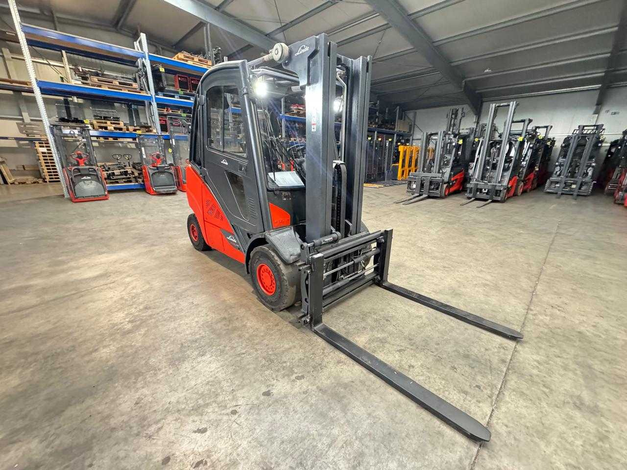 2016 SERVICE + UVV 10/2026 LINDE H30D 3RD+4TH VALVE FORK ADJUSTER TRIPLEX 465CM DIESEL FORKLIFT - Forklift: picture 5 2016 SERVICE + UVV 10/2026 LINDE H30D 3RD+4TH VALVE FORK ADJUSTER TRIPLEX 465CM DIESEL FORKLIFT - Forklift: picture 5