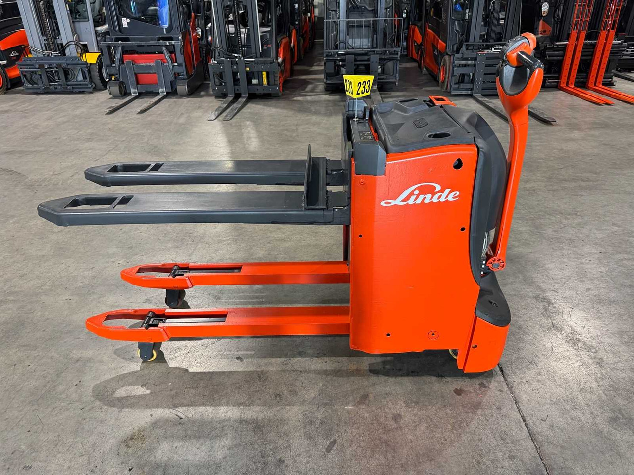 2017 LINDE T16L PALLET TRUCK ANT STACKER INITIAL STROKE 1,446 HOURS - Forklift: picture 1 2017 LINDE T16L PALLET TRUCK ANT STACKER INITIAL STROKE 1,446 HOURS - Forklift: picture 1