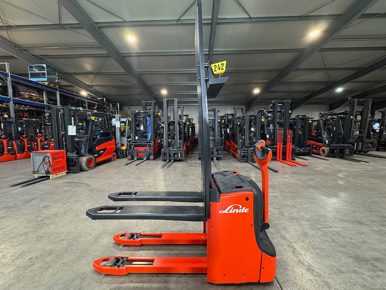 2017 LINDE T16L PALLET TRUCK ANT STACKER INITIAL STROKE 1,677 HOURS - Forklift: picture 1 2017 LINDE T16L PALLET TRUCK ANT STACKER INITIAL STROKE 1,677 HOURS - Forklift: picture 1