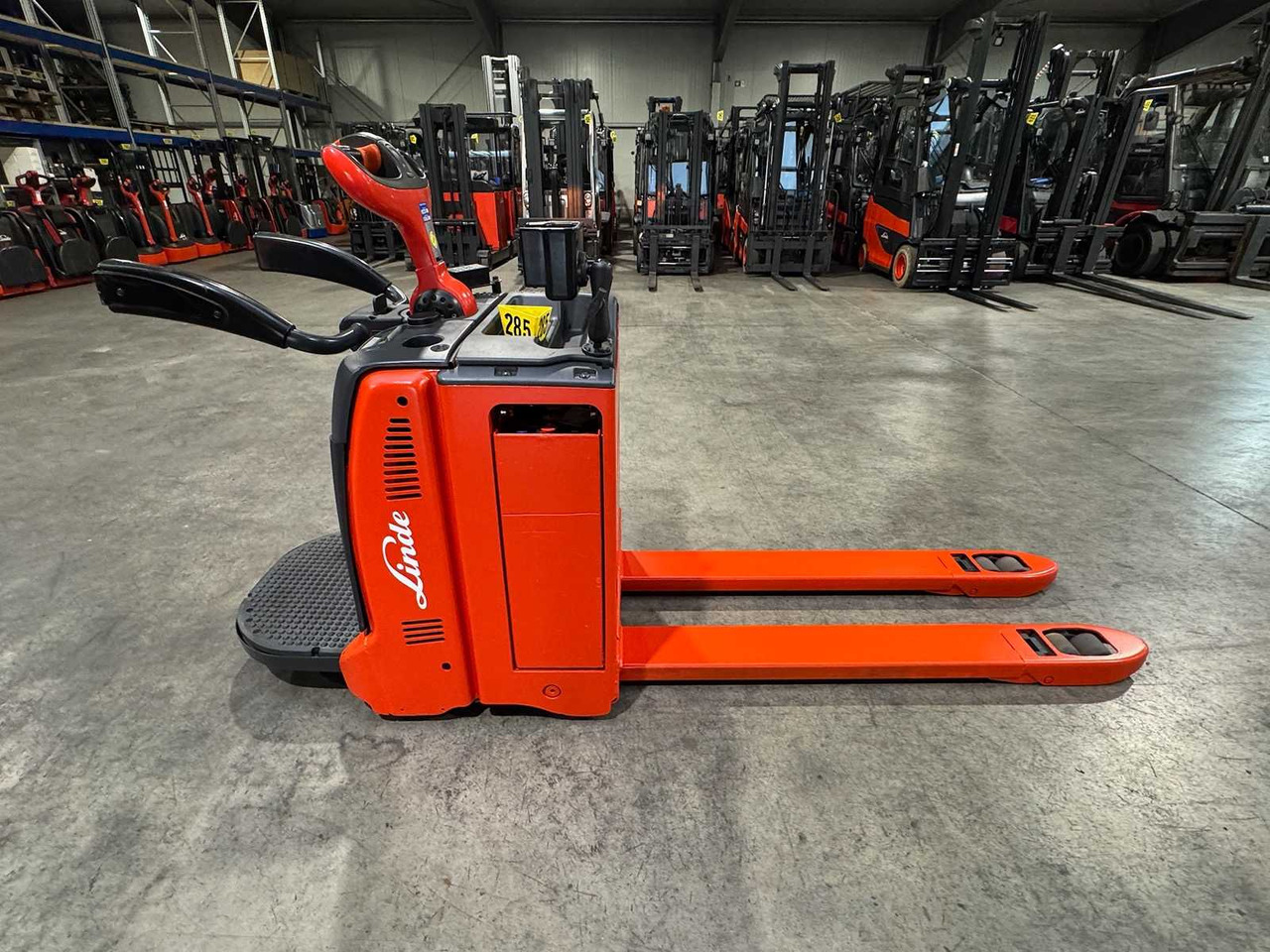 2017 S+UVV 07/2026 LINDE T20AP 2.000KG STACKER ELECTRIC PALLET TRUCK ANT 3.162 HOURS - Forklift: picture 1 2017 S+UVV 07/2026 LINDE T20AP 2.000KG STACKER ELECTRIC PALLET TRUCK ANT 3.162 HOURS - Forklift: picture 1